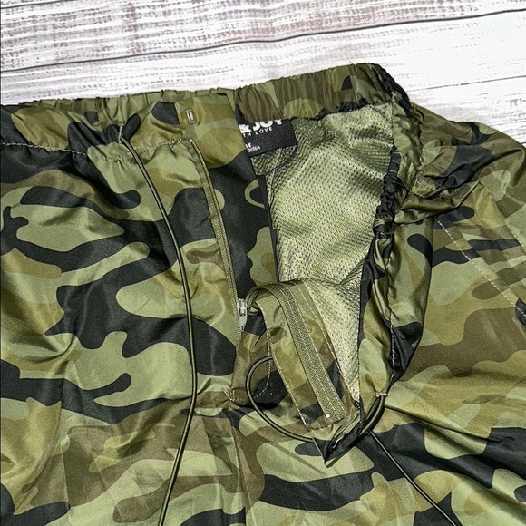 Fashion Nova Keep On Rising Camo‎ Parachute Pant Sz. L - Picture 9 of 11